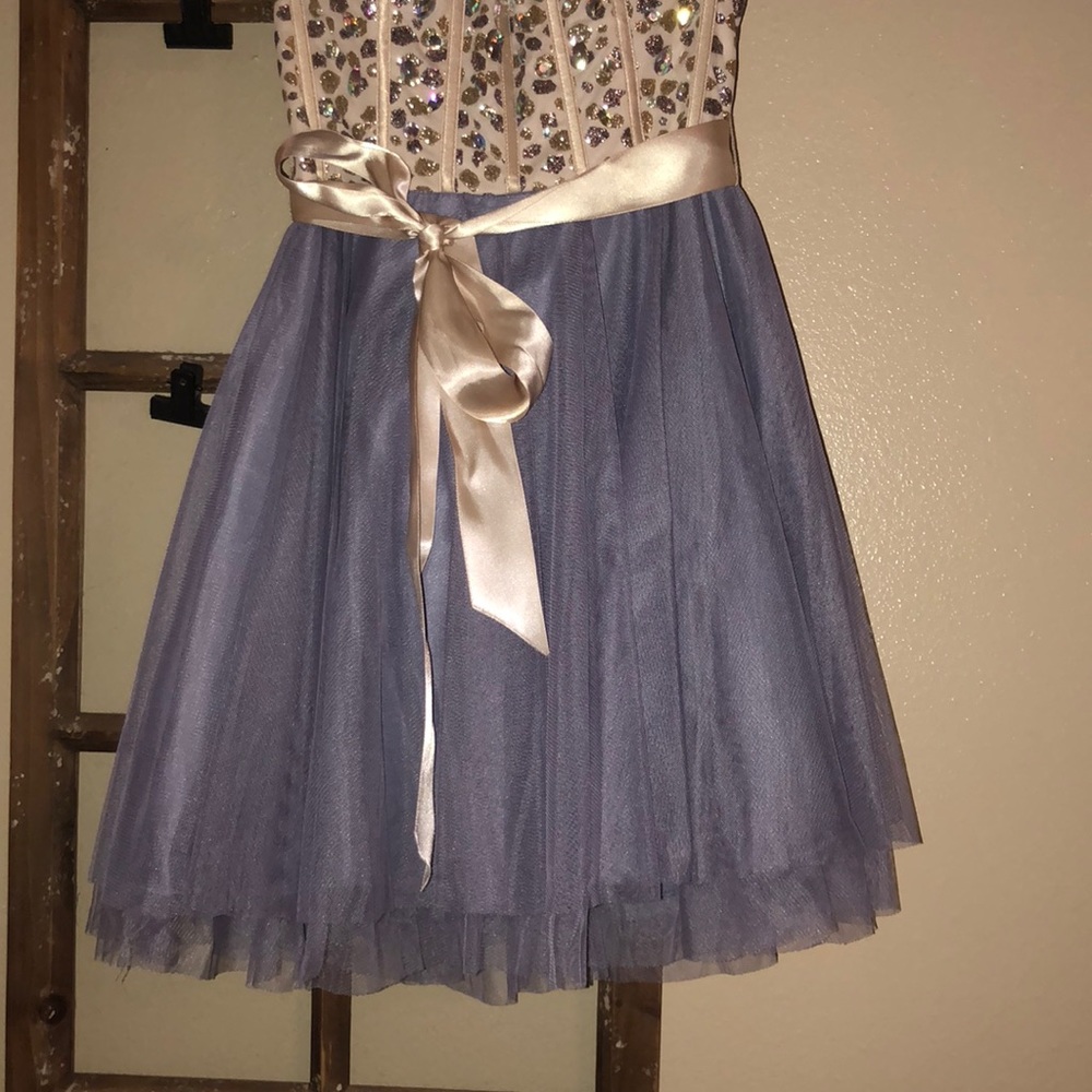 Dress - Picture 3 of 4